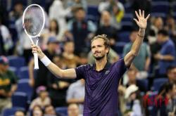 开云体育在线-西班牙网球队逆转意大利网球队，梅德韦杰夫绝境逆转的简单介绍