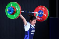 开云体育在线-红颜护花：女子举重选手绽放光芒的简单介绍