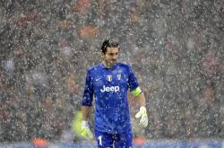 开云APP-锡安攻防两端统治，深圳队对阵老鹰的战术启示