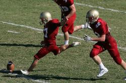 开云体育下载-小贾伦总决赛接管比赛，黄蜂强势拿下尼克斯书写新历史