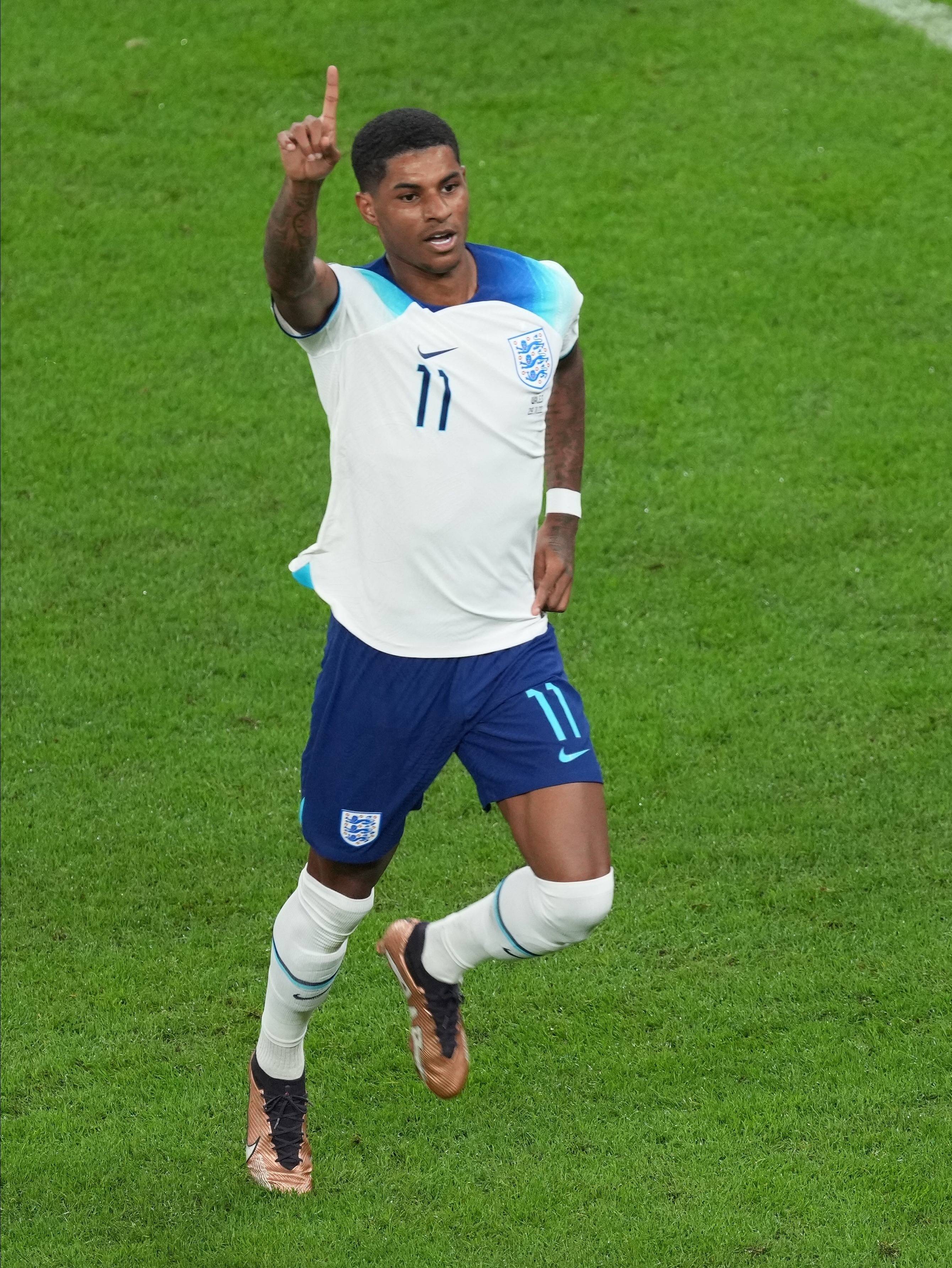 英格兰运动员展示出色球艺技能 英格兰运动员展示出色球艺技能