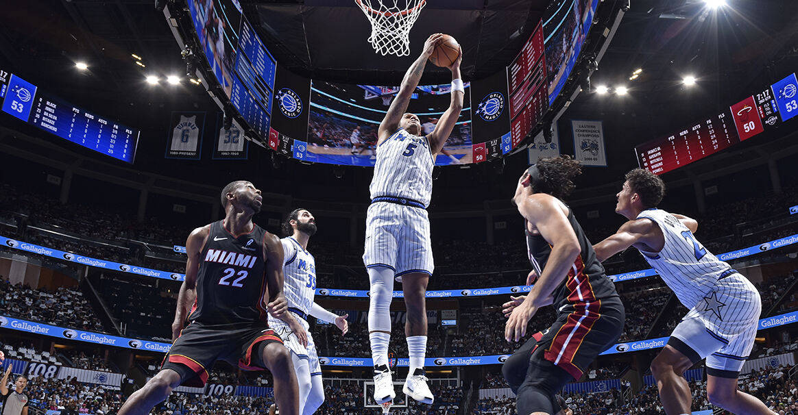 关于热火B队险胜阿根廷男篮，詹姆斯爆发神勇的信息