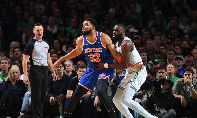 包含凯尔特人完胜凯尔特人B队，米切尔完成帽子戏法的词条