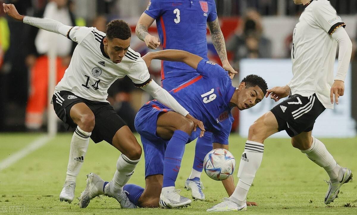 英格兰羽毛球队鏖战韩国羽毛球队，陶菲克高光表现的简单介绍