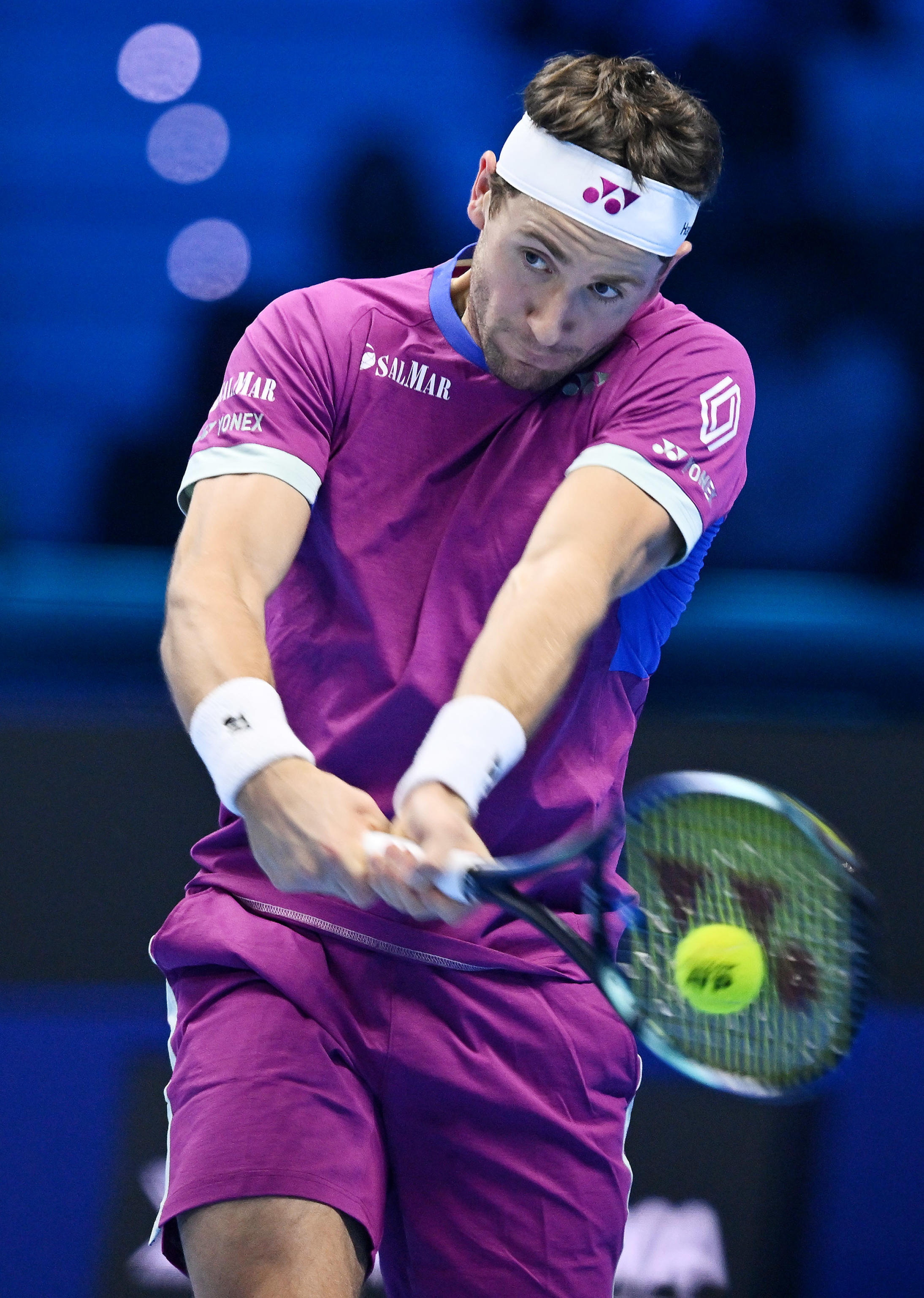 意大利网球队力克世界网球队，兹维列夫关键制胜的简单介绍