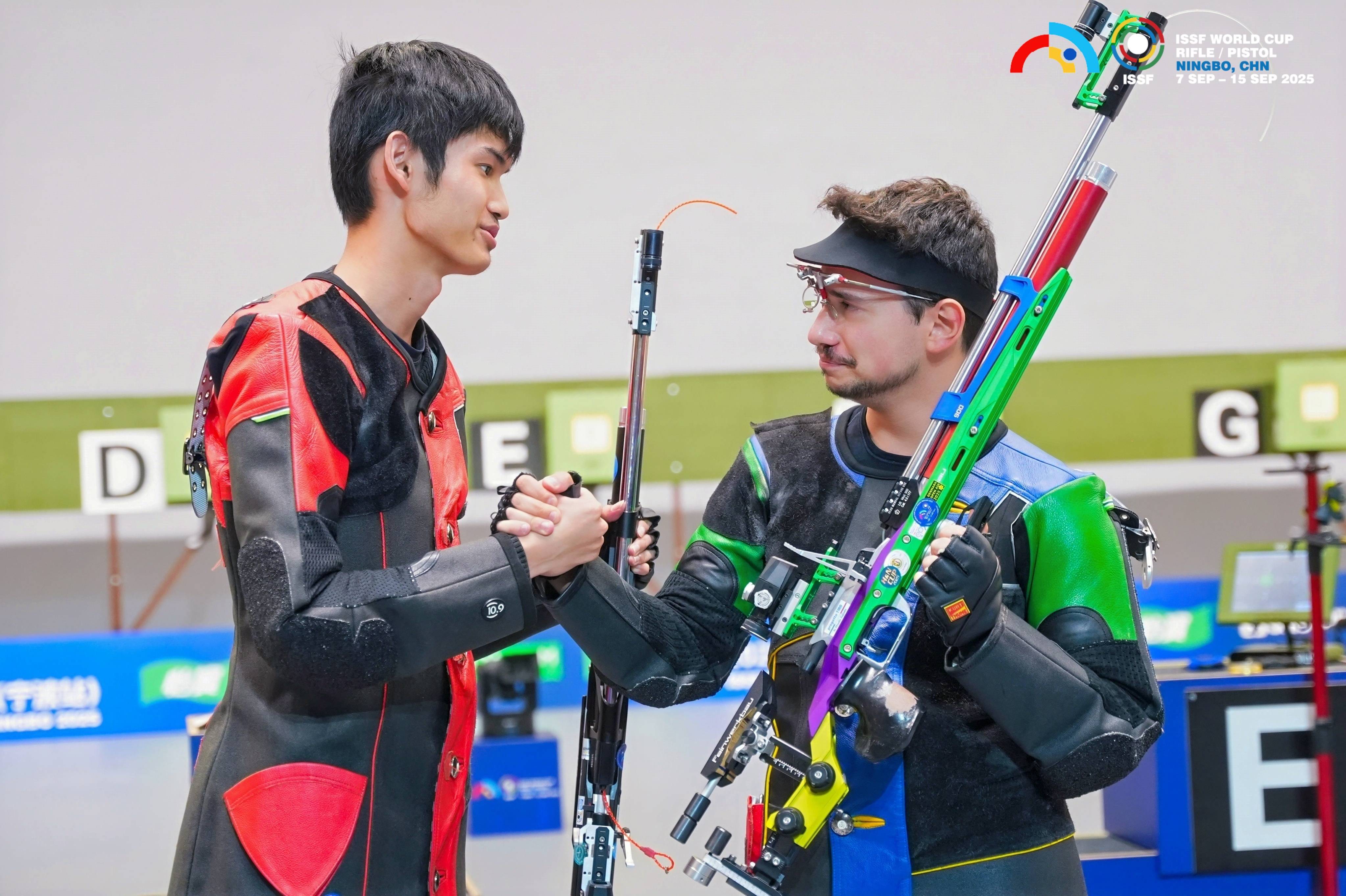 包含意大利选手披荣誉之斗，夺得胜利的词条