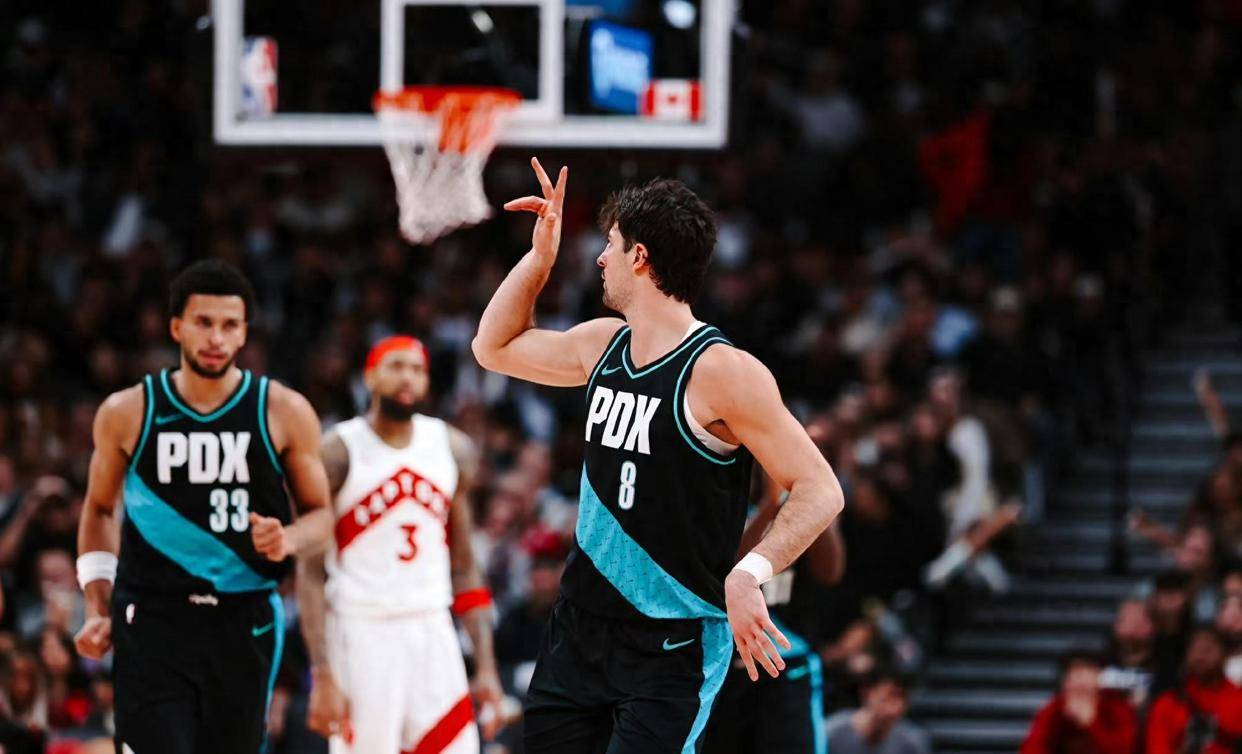 黄蜂队不敌开拓者队，客场遭遇三连败