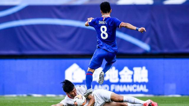 深圳佳兆业主场大捷，发挥出色的简单介绍