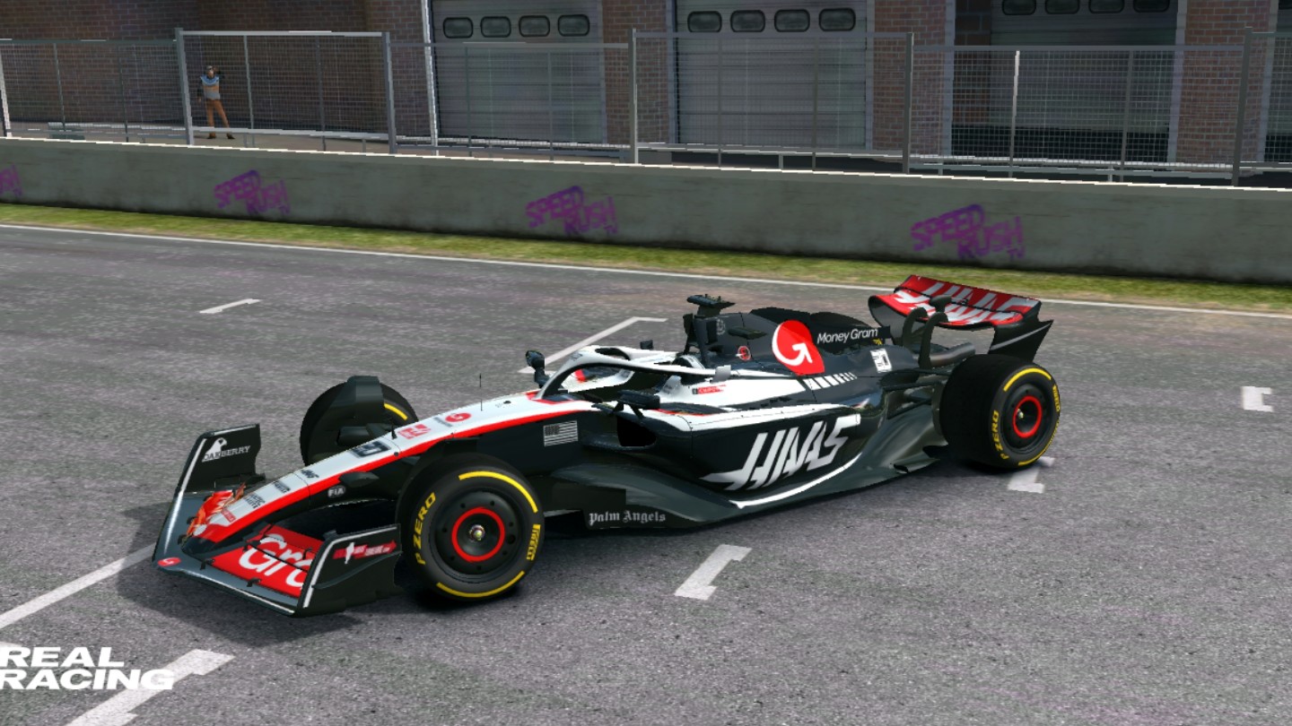 红牛车队碾压哈斯车队，塞恩斯高光表现的简单介绍