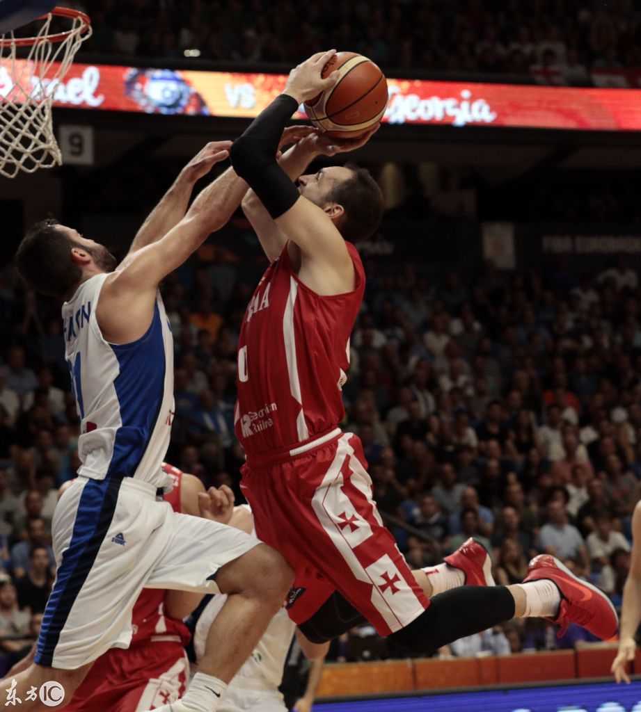 包含立陶宛男篮血洗勇士，波尔津吉斯关键制胜的词条