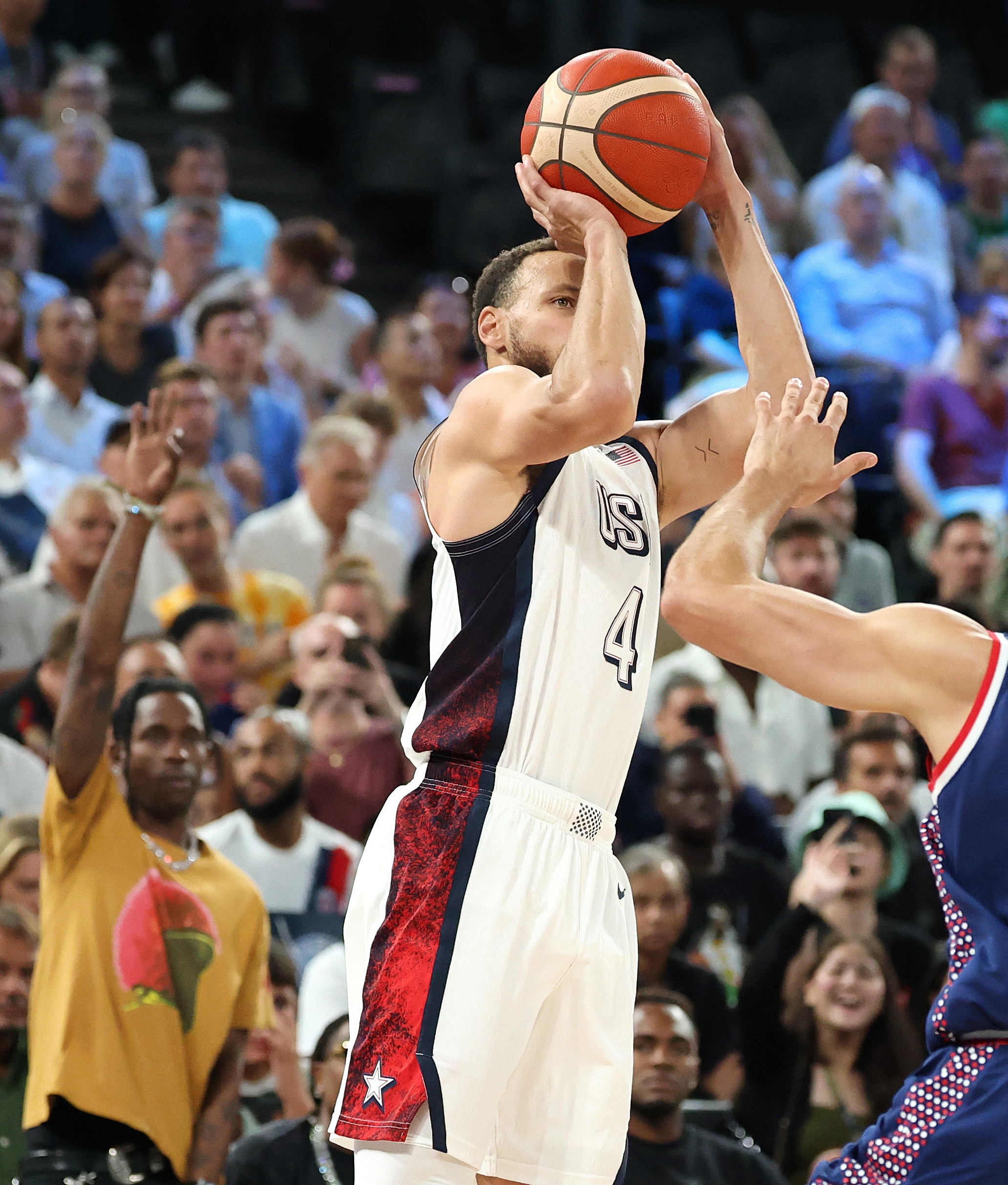 包含塞尔维亚男篮绝杀法国男篮，麦科勒姆三分雨点燃全场的词条