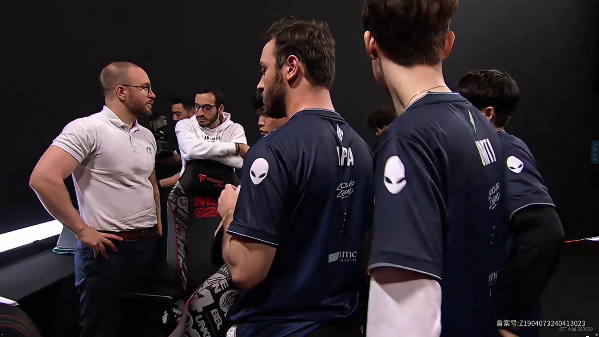 包含TL完胜LGD,ShowMaker打破历史纪录的词条 包含TL完胜LGD,ShowMaker打破历史纪录的词条