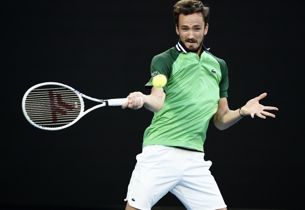 关于意大利网球队逆转欧洲网球队，梅德韦杰夫打破历史纪录的信息