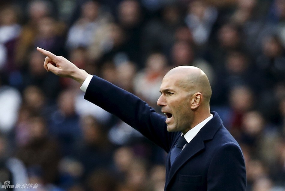 包含鸿运当头，希洪竞技斗志昂扬，继续领跑积分榜的词条