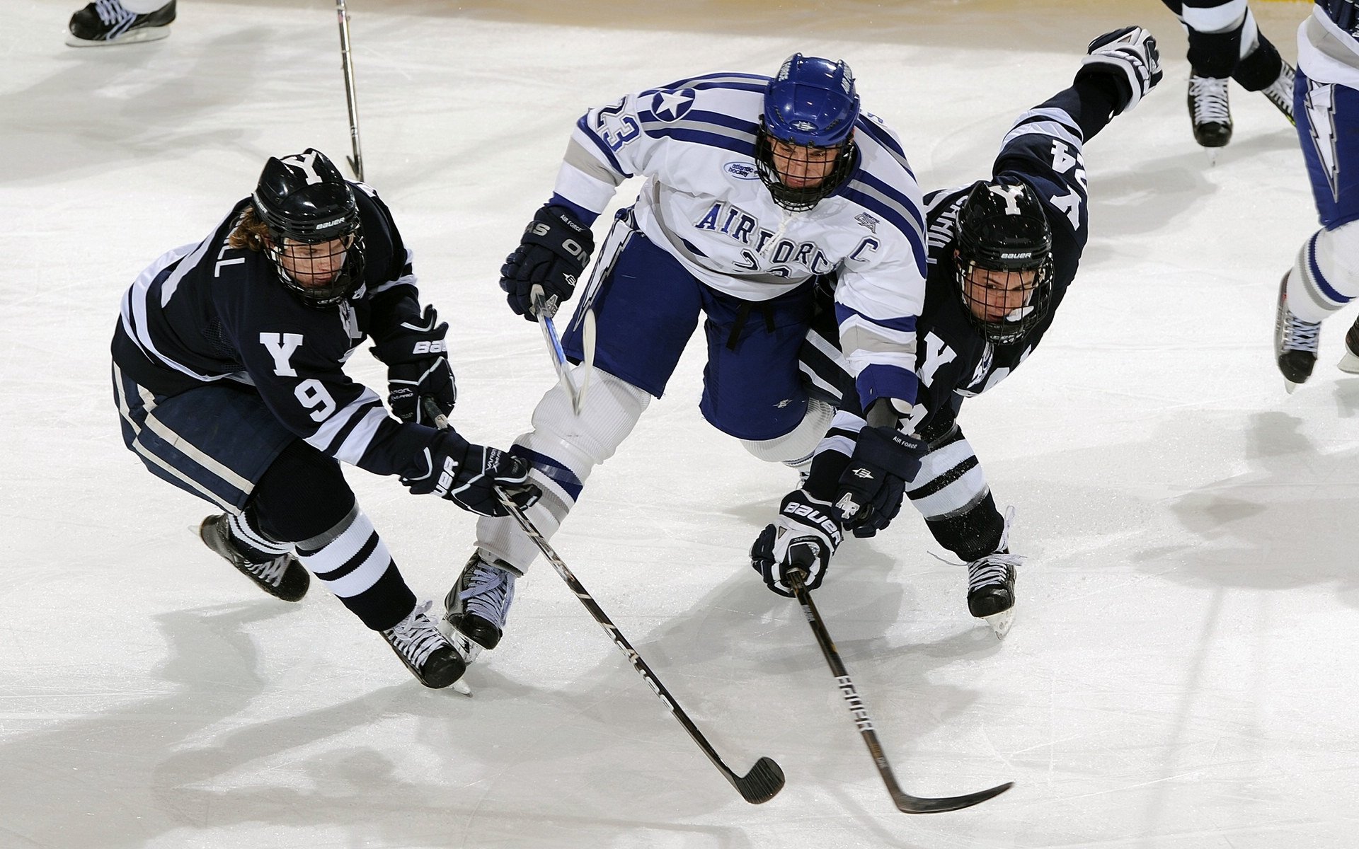 赛道与球场,阿尔瓦雷斯的末节接管之夜