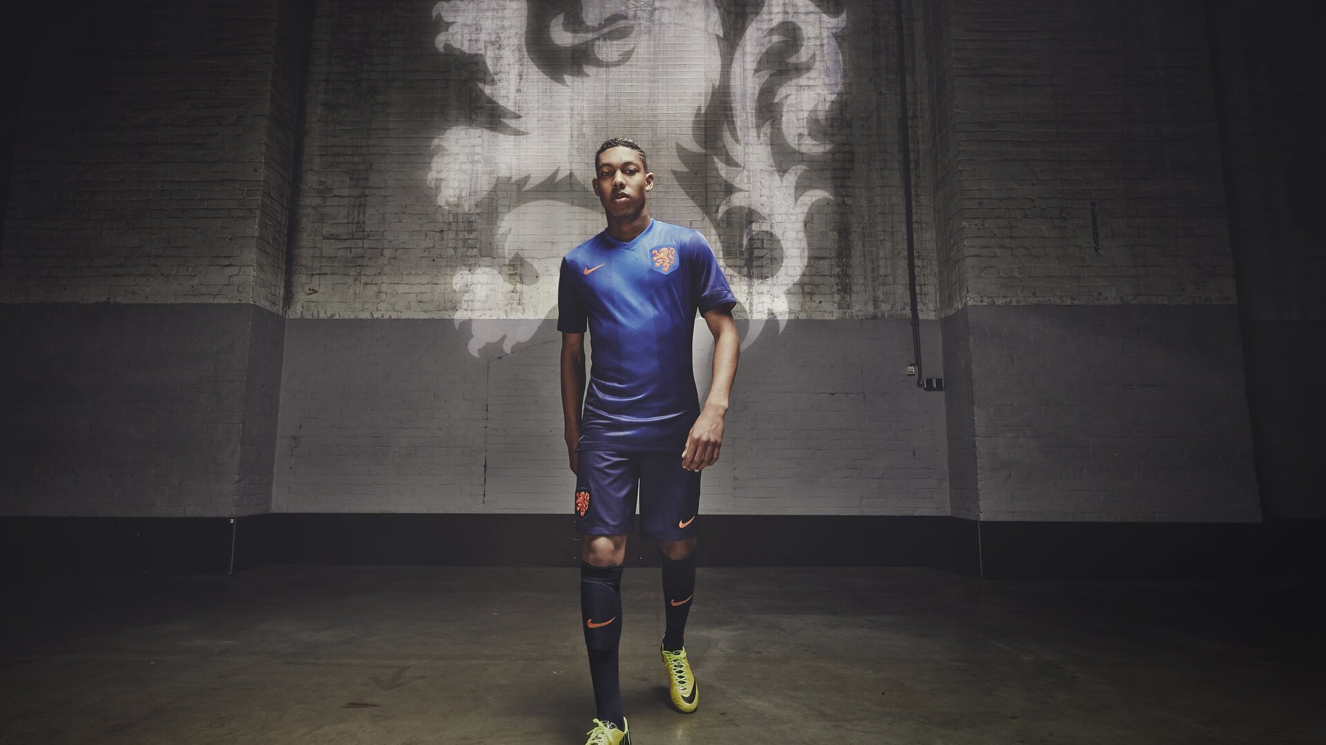 当奇迹与使命交织,牙买加的冷风与凯恩的热血,足球世界的平行叙事